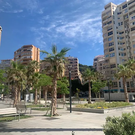 Homely Malagueta Junto Al Mar, Parking Privado Bajo Suplemento Apartment Malaga